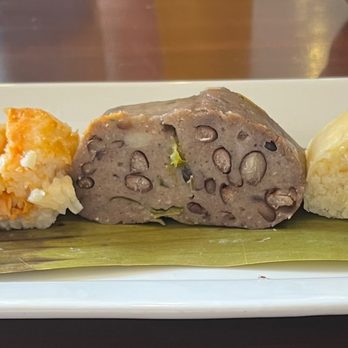 Café de Raíz - Sampling the tamales during a Roma food tour - Cafeteria Near Me - México, D.F., DIF Café de Raíz - Sampling the tamales during a Roma food tour - Cafeteria Near Me - México, D.F., DIF