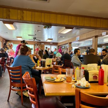 GUS S HOT DOG KING Updated August 2025 84 Photos 114 Reviews