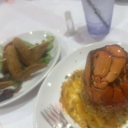 Lobster Mac & Cheese and 3 Chicken Wings Lobster Mac & Cheese and 3 Chicken Wings