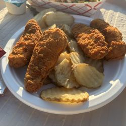 Squirrely's Tavern - Chicken tenders with fries