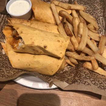 Cheddar's Scratch Kitchen - Buffalo chicken wrap - American Near Me - Gainesville, Georgia
