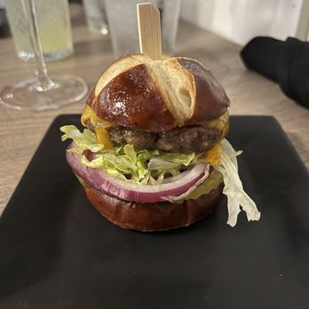 Junior Restaurant - Wagyu slider - Lounges Near Me - Roseville, California Junior Restaurant - Wagyu slider - Lounges Near Me - Roseville, California