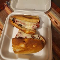 Rock On Pizza East Coast Style Thin Crust - Pizza cheesesteak
