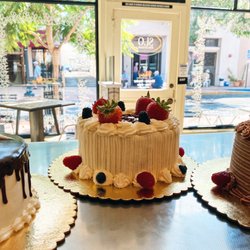SLO Delicious Bake Shop - Custom Cakes for all occasions.
