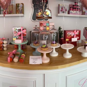 LeilaLove Macarons - Desserts Near Me - Park Ridge, Illinois