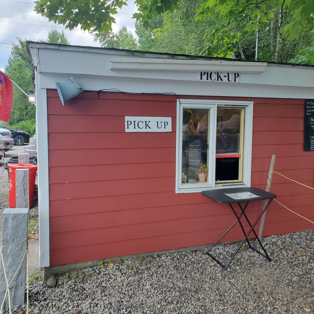Flo's Hot Dogs - pick-up window - Hot Dogs Near Me - Cape Neddick, Maine