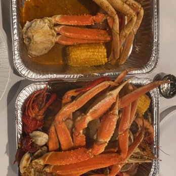 Crafty Crab - 1lb Snow Crab Legs and 1 Large Platter in spicy garlic butter!! - Seafood Near Me - Houston, Texas