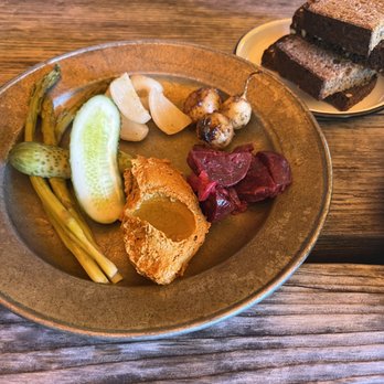 Apteka - Zakaski- pickled veggies and toast - Vegan Near Me - Pittsburgh, Pennsylvania