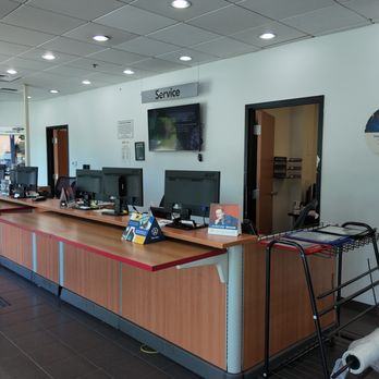 Quirk Volkswagen - Quirk Volkswagen's service center interior. - Car Dealers Near Me - Braintree, Massachusetts Quirk Volkswagen - Quirk Volkswagen's service center interior. - Car Dealers Near Me - Braintree, Massachusetts