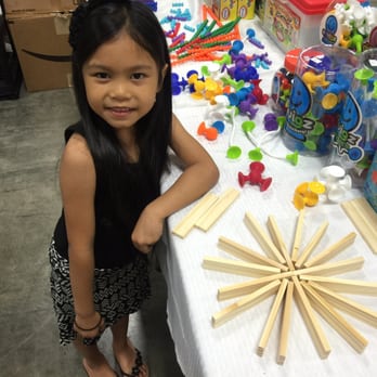 The Mom Made Market - Cool building area - Festivals Near Me - Honolulu, Hawaii