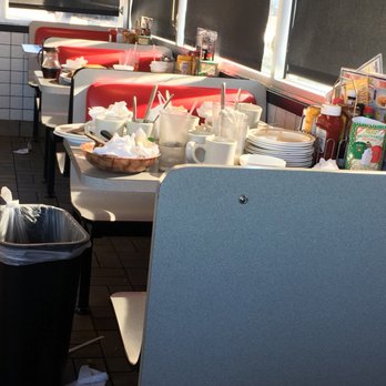 Waffle House - Waffle House - dirty tables and floor. Restaurant wasn't even busy. - Diners Near Me - Marietta, Georgia