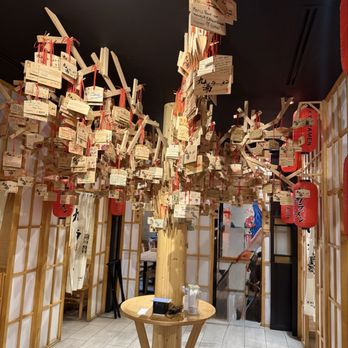 Kyuramen - Downtown Chicago - Wishing tree in dining area - Japanese Curry Near Me - Chicago, Illinois