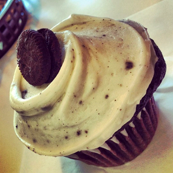 Frosted Cupcakery - Cookies & Cream - Bakeries Near Me - Long Beach, California