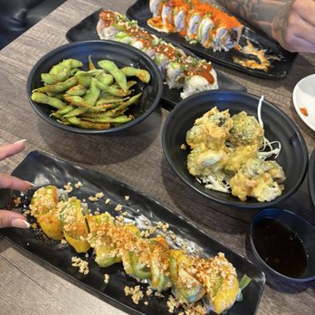 Kakuna Sushi - 3 sushi rolls, spicy edamame and broccoli tempura - Sushi Bars Near Me - Milpitas, California