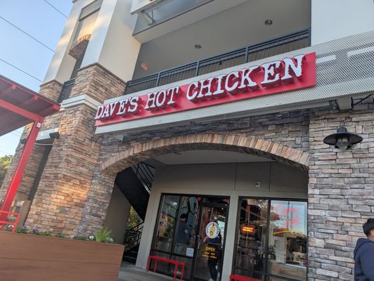 Dave's Hot Chicken by null