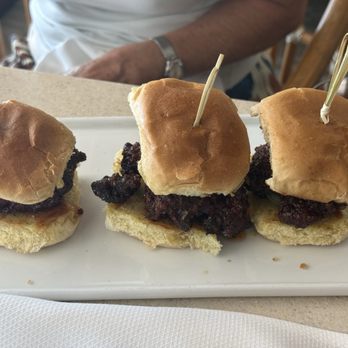 Ten Palms - Fried chicken sliders - American Near Me - Hallandale Beach, Florida Ten Palms - Fried chicken sliders - American Near Me - Hallandale Beach, Florida