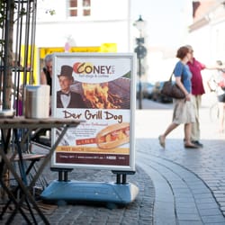 Coney 1871 - Hot Dogs & Coffee - Hot Dog des Monats