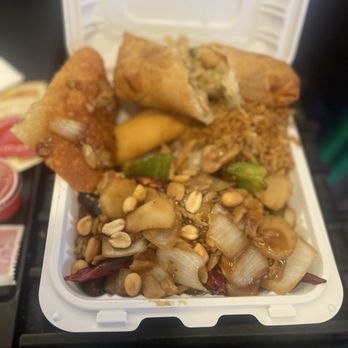 China Gate - I had compile Chicken, fried rice, vegetable egg roll, and combination egg roll. Very Delicious food. - Chinese Near Me - Los Angeles, California