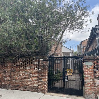 Mardi Gras Manor - Apartments Near Me - New Orleans, Louisiana