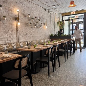 PORT UNION - Interior - Gluten-Free Near Me - Chicago, Illinois PORT UNION - Interior - Gluten-Free Near Me - Chicago, Illinois