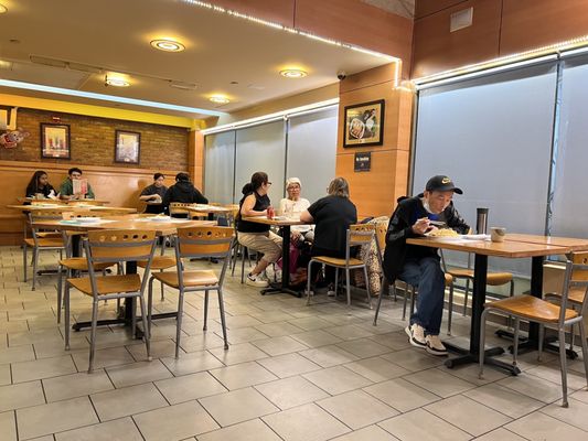 39 Prince Cafe 利苑食坊 by null