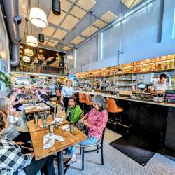 Grand Lake Kitchen - Lake Merritt - Dining room
