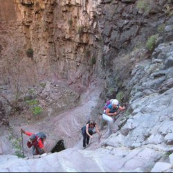 Devils Chasm - Bring rope, sometimes rope is left by others