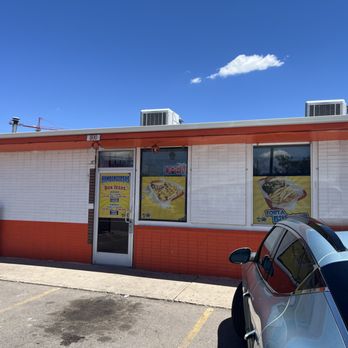Hamburguesas Don Jesus - The inviting (?) entryway into Hamburguesas Don Jesus - Mexican Near Me - Denver, Colorado Hamburguesas Don Jesus - The inviting (?) entryway into Hamburguesas Don Jesus - Mexican Near Me - Denver, Colorado