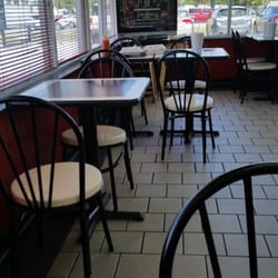 Maryland Fried Chicken of Union Park - DIning area