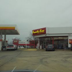 Family Fare Shell - Convenience store