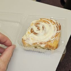 Noisettes Bakeshop - Cinnamon Roll - amazing