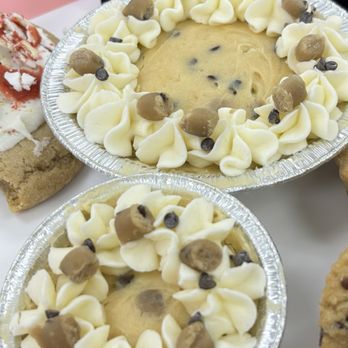 Crumbl - Bellevue - Cheesecake - Bakeries Near Me - Bellevue, Washington