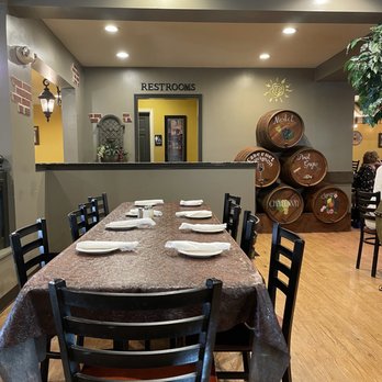 Lazzaro's Italian Bistro - the dining room - Italian Near Me - Palmyra, Pennsylvania