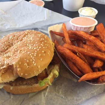 Ronnie D's Drive-In - $5.99 bacon cheeseburger meal (plus a drink I forgot to include in pic), upgraded to yummy sweet potato fries! - Desserts Near Me - Colville, Washington