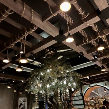 Catch - Tree in the middle of the main dining room - Seafood Near Me - Las Vegas, Nevada