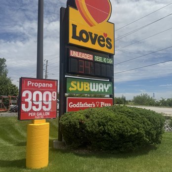 Love's Travel Stop - Gas Stations Near Me - Pittsboro, Indiana Love's Travel Stop - Gas Stations Near Me - Pittsboro, Indiana