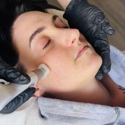 Relaxing Jet Plasma treatment by Alicia!
