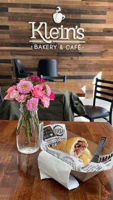 Klein’s Bakery & Cafe (LakeviewEast) by null