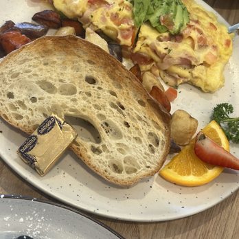 Taste & Glory - California Omelette - Breakfast & Brunch Near Me - San Mateo, California Taste & Glory - California Omelette - Breakfast & Brunch Near Me - San Mateo, California