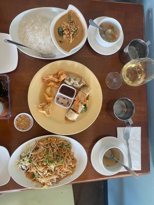 Tommy's Thai by null