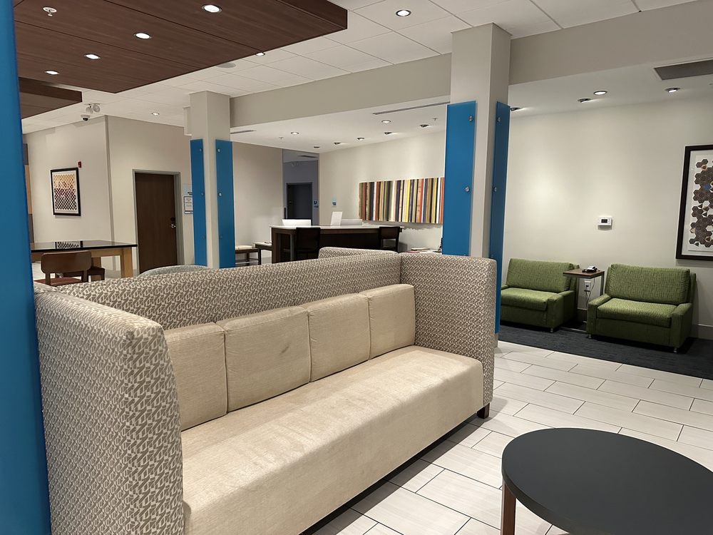 HOLIDAY INN EXPRESS & SUITES RANTOUL Updated September 2024 14