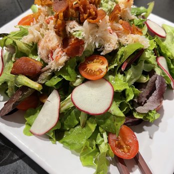Izakaya Nonbei - Crab avocado salad. Twas OK... - Sushi Bars Near Me - Honolulu, Hawaii