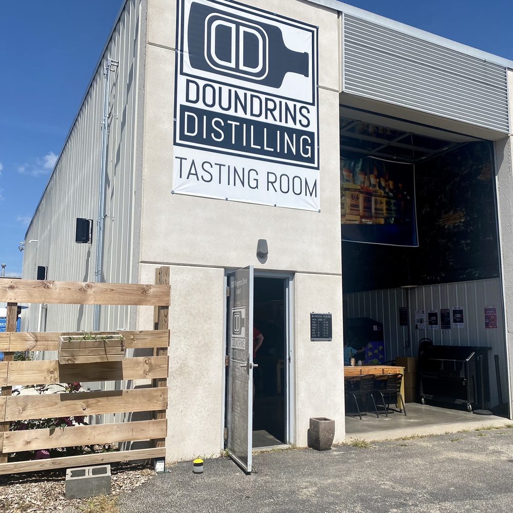 Doundrins Distilling - Tasting room - Distilleries Near Me - Cottage Grove, Wisconsin