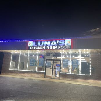 Luna's Chicken N' Seafood - Seafood Near Me - Gladstone, Missouri