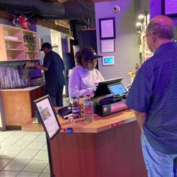 Betty Jeans BBQ - Order with staff first