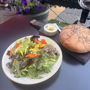 Glen Ellen Star - Fresh Green Salad and Focaccia - New American Near Me - Glen Ellen, California Glen Ellen Star - Fresh Green Salad and Focaccia - New American Near Me - Glen Ellen, California