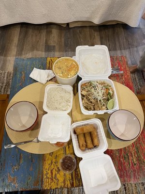 Aunty Pon's Thai Food Truck by null