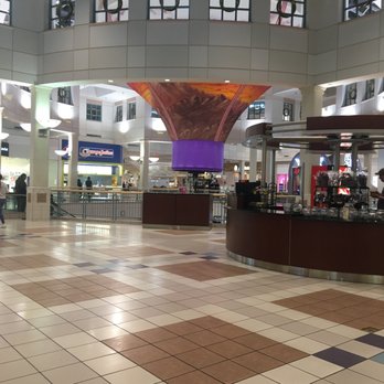 Buckle - Escalator - Shopping Centers Near Me - Albuquerque, New Mexico