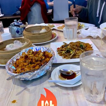 Bai Wei - The hot pepper chicken had a wonderfully numbing heat. - Szechuan Near Me - Philadelphia, Pennsylvania