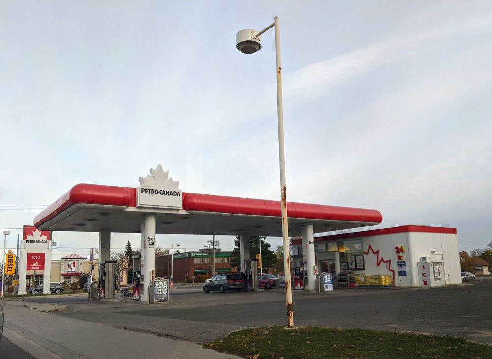 PETROCANADA Updated October 2024 607 Lansdowne Street W